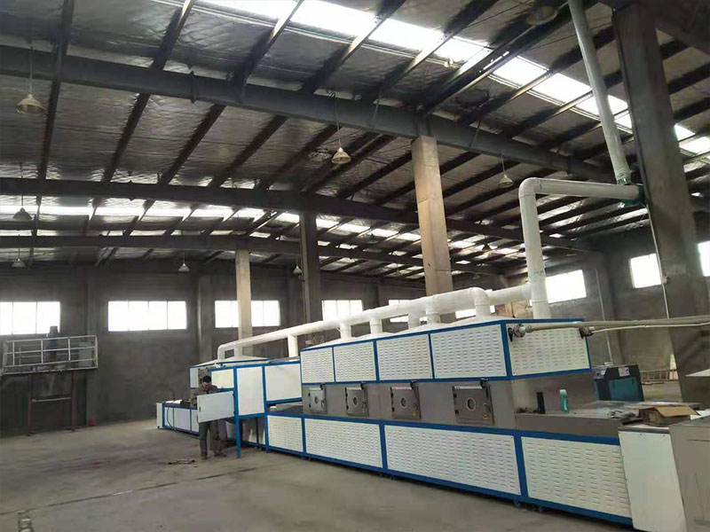 選對微波烘干設(shè)備不難！多行業(yè)適配方法 + 低碳考量